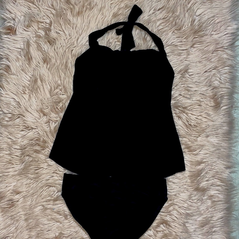 EUC! Women’s Magic Suit Halter Bikini